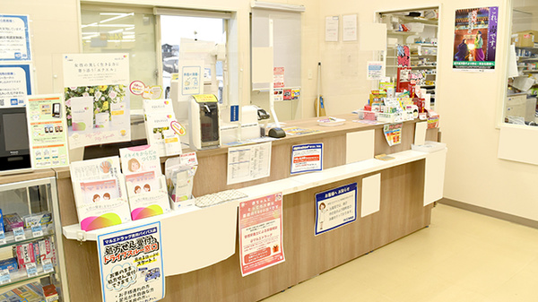 マルエ薬局　高崎吉井バイパス店の受付/カウンター