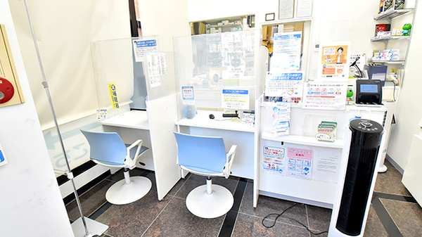 薬のヒグチ薬局 門前仲町店の受付/カウンター