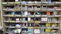 薬局トモズ椚田店の薬棚