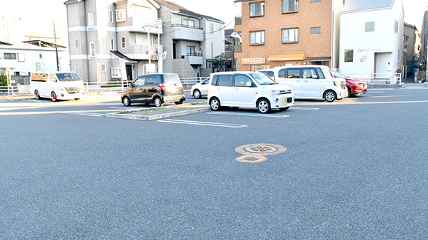 ユタカ薬局　東向日の駐車場