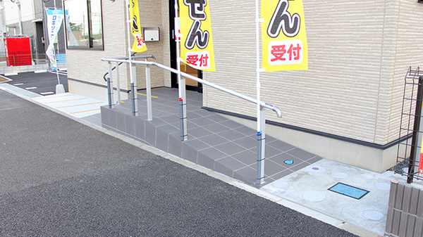 キリン堂薬局　八千代緑が丘店の入口
