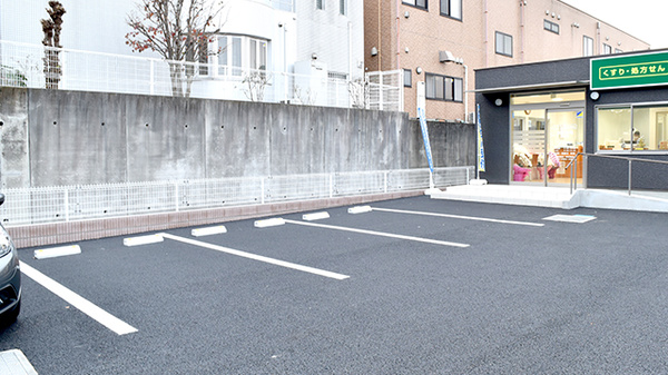 池田薬局鶴ヶ島店の駐車場