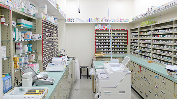 スギ薬局 川口差間店の調剤室