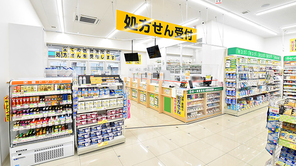 スギ薬局 吹田清水店の入口