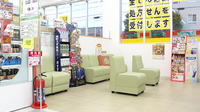 スギ薬局 町田小川店の待合スペース