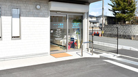 ハート薬局みやま店の入口