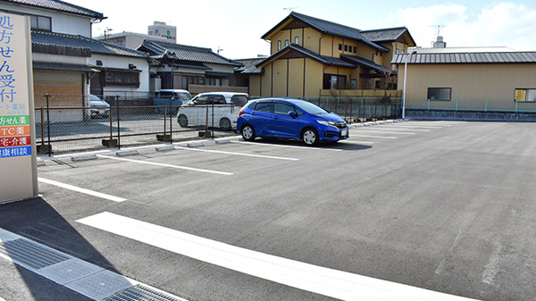 ハート薬局みやま店の駐車場