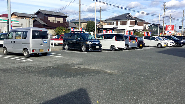 ココカラファイン薬局　桜木店の駐車場