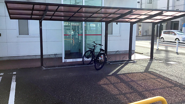 ココカラファイン薬局　桜木店の駐輪場