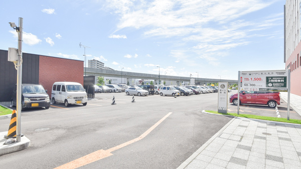 ノルデン薬局　ウェルネスセンター店の駐車場