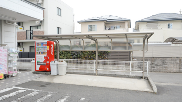 スギ薬局　長久手北店の駐輪場