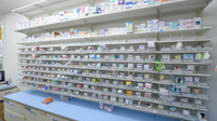 スギ薬局　牛巻店の薬棚