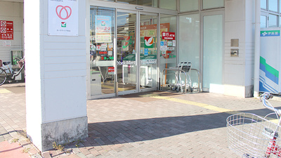 スギ薬局 戸田下前店の入口