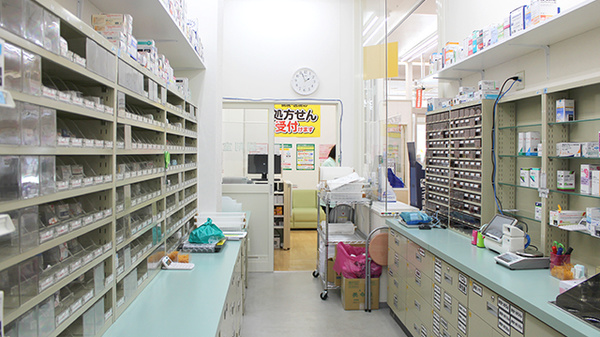スギ薬局 戸田下前店の調剤室