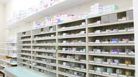 スギ薬局 戸田下前店の薬棚
