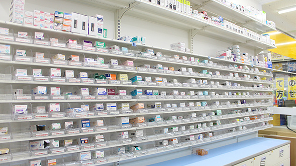 スギ薬局　相模原南台店の薬棚