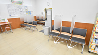 調剤薬局ツルハドラッグ今福鶴見店の待合スペース