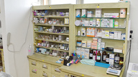 とみざわ薬局清見台店の薬棚