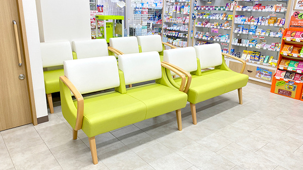 あけぼの薬局　田無店の待合スペース