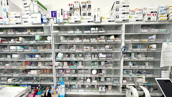 ナカジマ薬局　帯広在宅調剤センターの薬棚