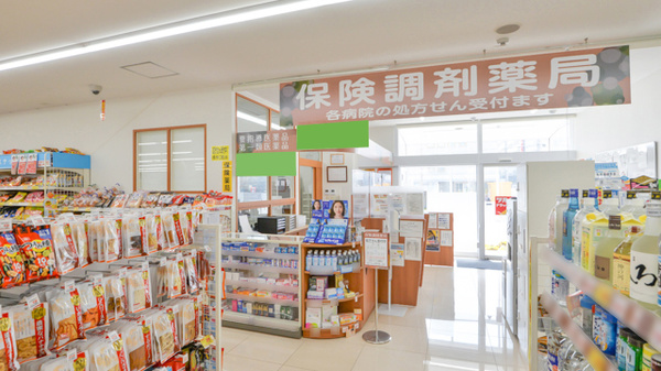 調剤薬局ツルハドラッグ手稲前田6条店の入口