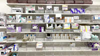 マルエ薬局 中之条店の薬棚