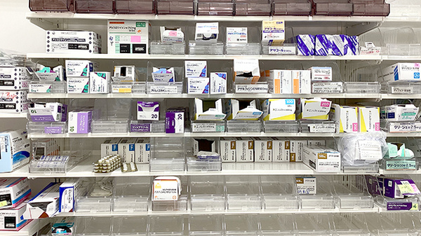 マルエ薬局 中之条店の薬棚