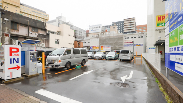 スギ薬局 伏見御園店の駐車場