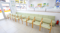 スギ薬局 内山店の待合スペース
