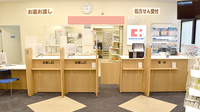 ココカラファイン薬局新小岩駅前店の受付/カウンター