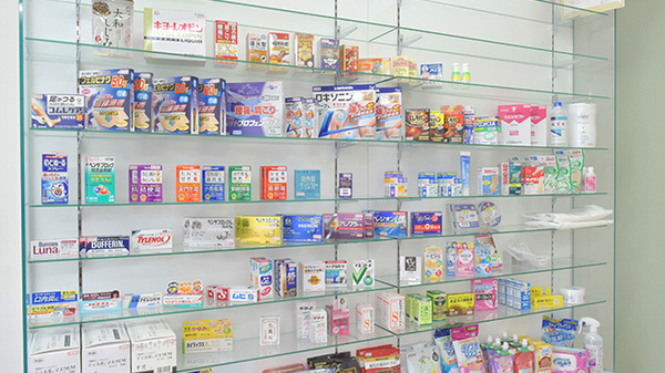 薬局らくらくファーマシーウエストの一般医薬品