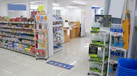 アカカベ薬局　野田阪神店の入口