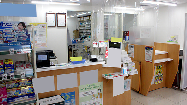 アカカベ薬局　野田阪神店の受付/カウンター