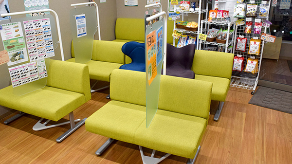 そうごう薬局 東岩瀬店の待合スペース