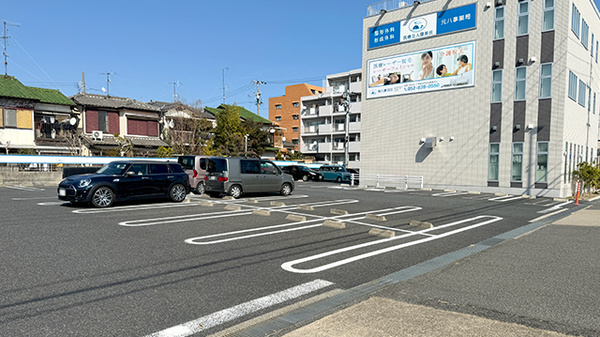 元八事薬局の駐車場
