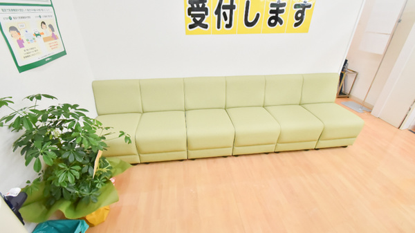 スギ薬局　南武庫之荘店の待合スペース