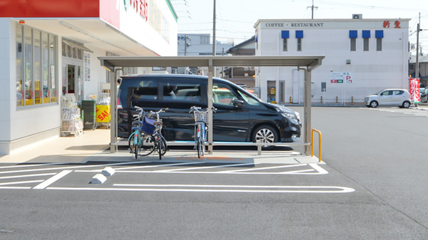スギ薬局　柏森駅南店の駐輪場