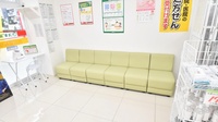 スギ薬局　西宮原店の待合スペース