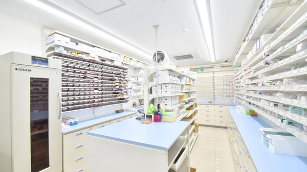スギ薬局　西宮原店の調剤室