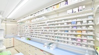 スギ薬局　西宮原店の薬棚