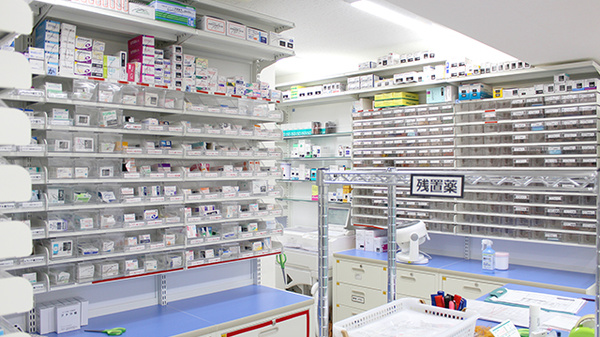 スギ薬局　市ケ谷店の調剤室