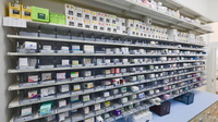 スギ薬局　エイスクエア店の薬棚