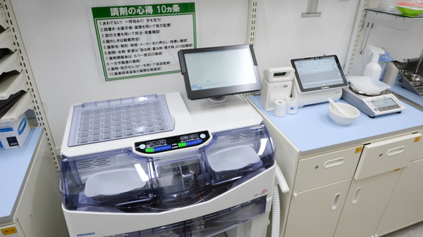 スギ薬局　エイスクエア店の調剤器具