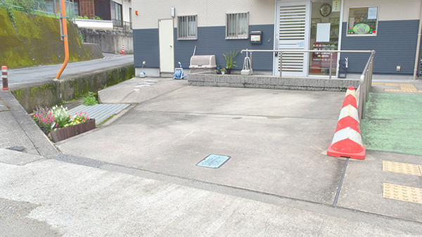 いちい薬局の駐車場