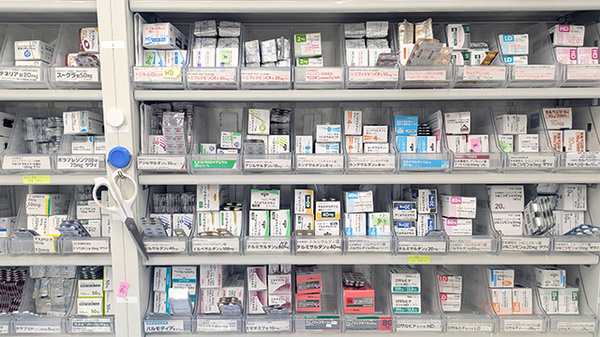 大洋薬局　七栄店の薬棚