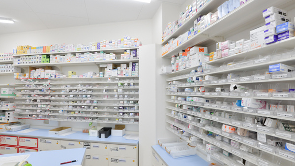 スギ薬局　都島中通店の薬棚