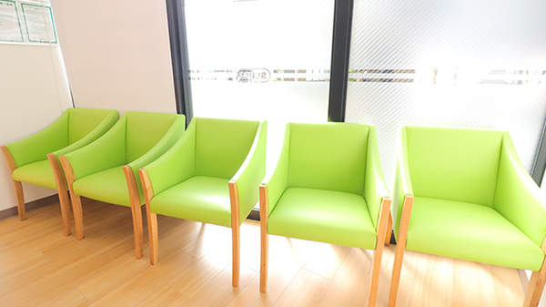 セイムス久我山駅前薬局の待合スペース