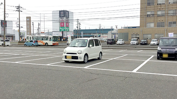 大和田らいふ薬局の駐車場
