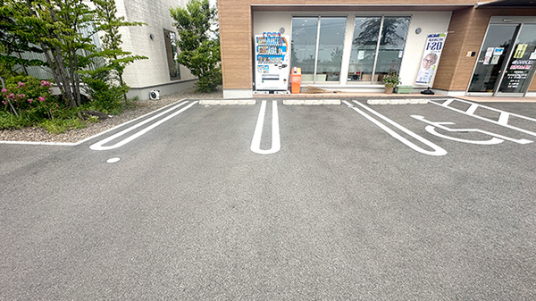 オウル薬局の駐車場