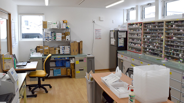 ひばり薬局西帯広店の調剤室